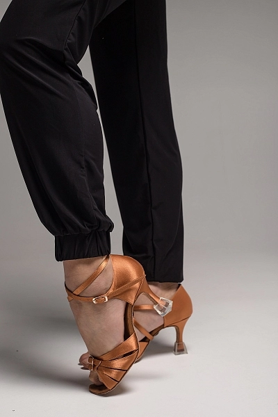 photo_bryuki_zhenskie_tantsuyushchie_glory_chernye_