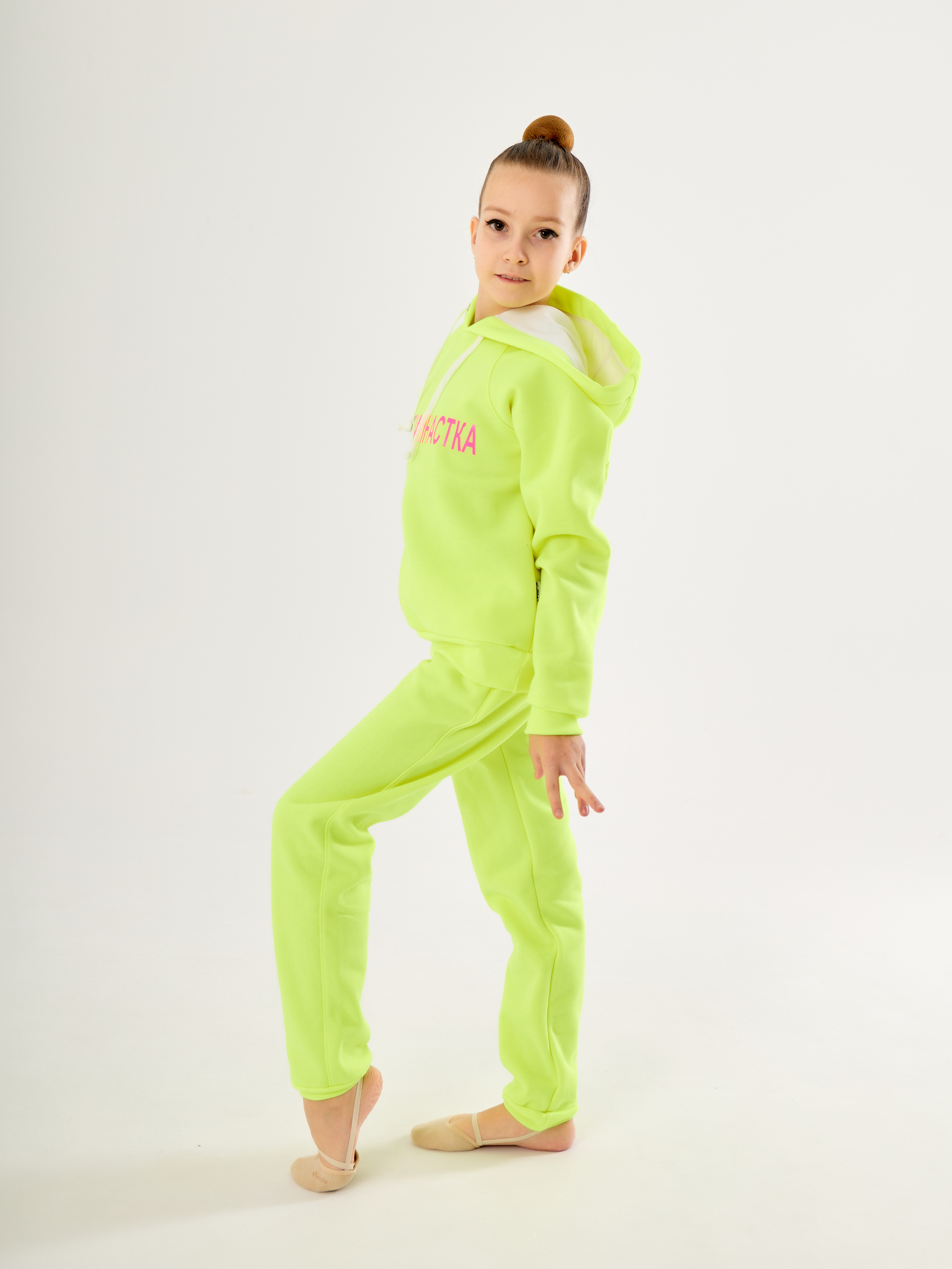 photo_svitshot_rialitta_yazhgimnastka_1_