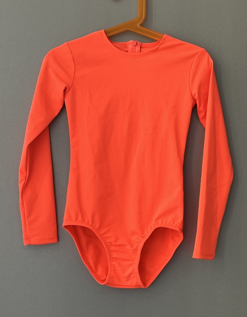 photo_kupalnik_s_yubkoy_tantsuyushchie_reytingovyy_dr_